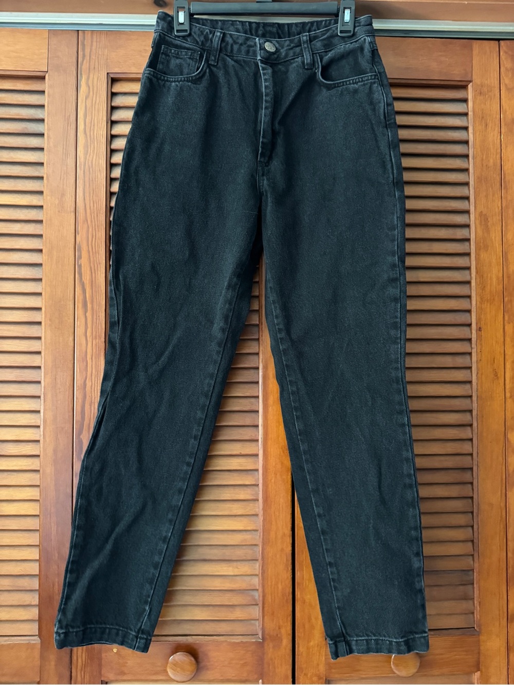 Classic High-Rise Black Jeans - Women